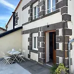 Hébergement de vacances Au Puy De Paugnat Charbonnieres-les-Varennes