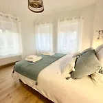 Au Puy De Paugnat Hébergement de vacances Charbonnieres-les-Varennes