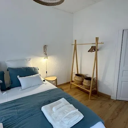 Holiday home Au Puy De Paugnat Charbonnieres-les-Varennes